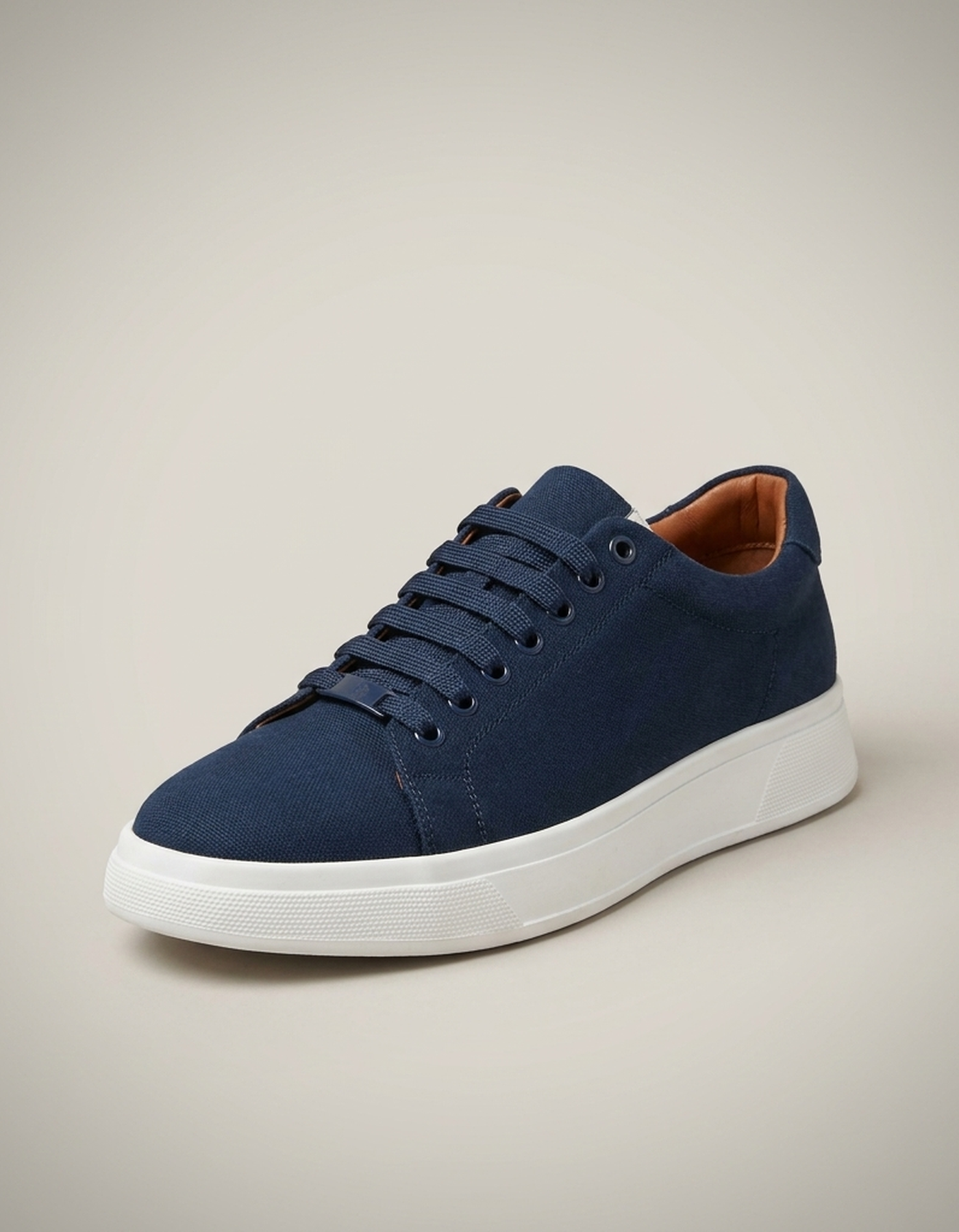 PLUXSTYLE::numise::mens-chunky-low-top-sneakers::closeup-hero