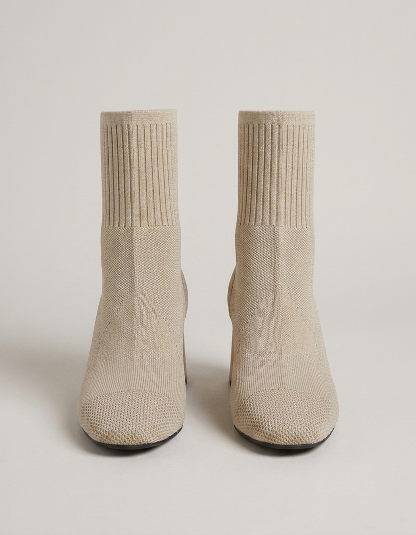 PLUXSTYLE::numise::pointed-toe-slip-on-ankle-boots::pack-beige