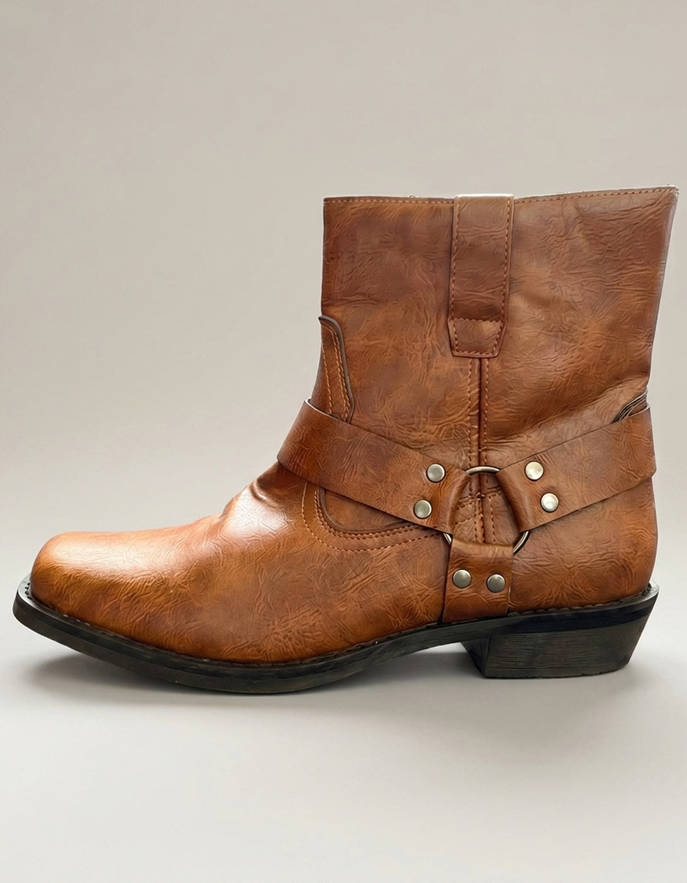 PLUXSTYLE::numise::mens-harness-strap-ankle-boots::closeup-hero