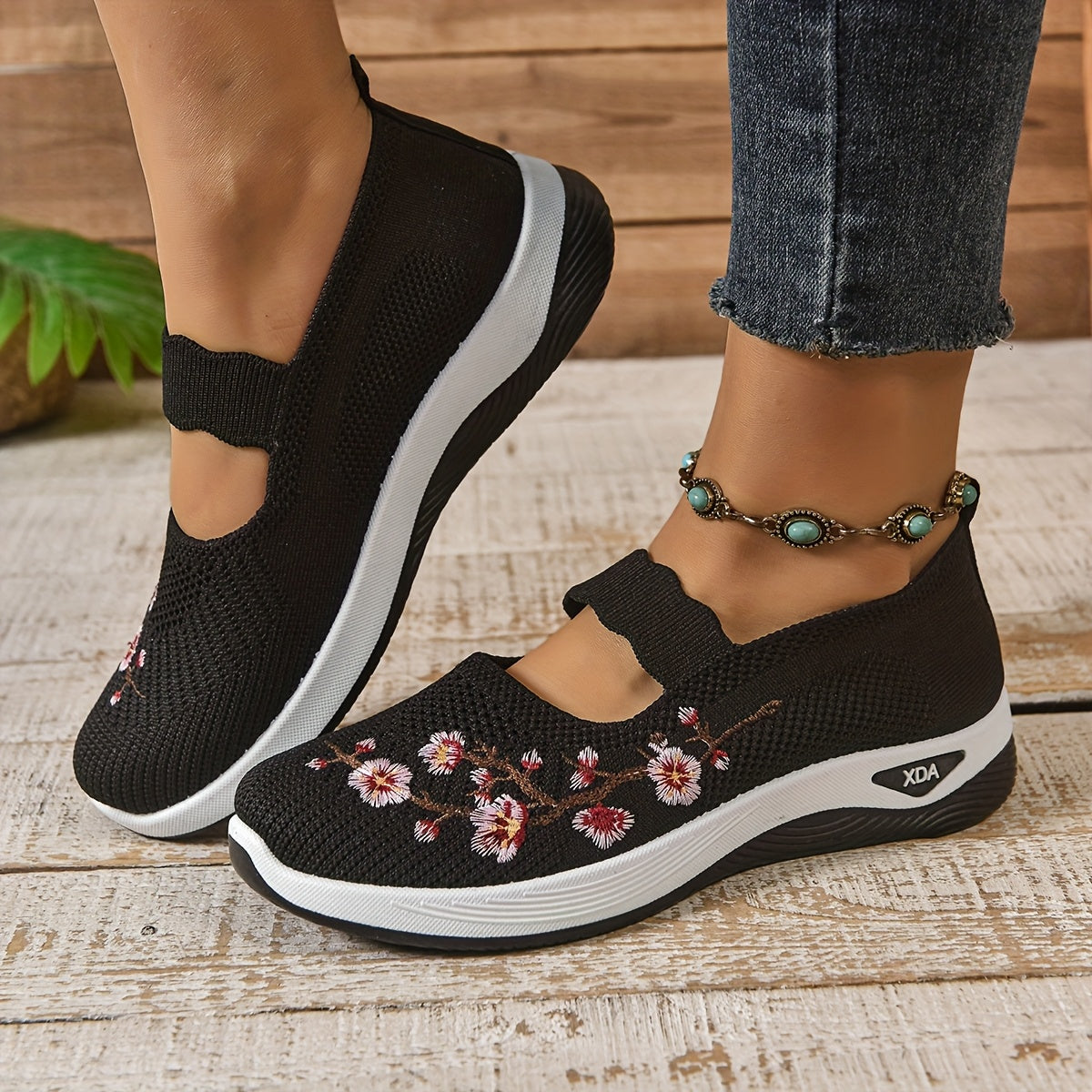 PLUXSTYLE::numise::strap-detail-ballet-footwear::lifestyle-keep-2