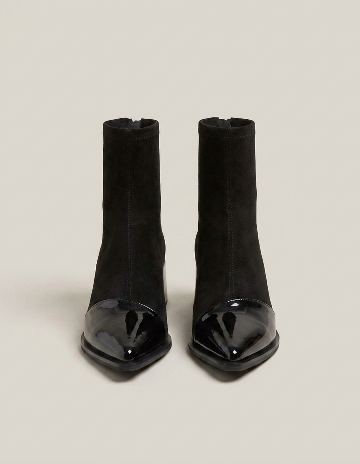 PLUXSTYLE::numise::gloss-detail-block-heel-ankle-boots::pack-black