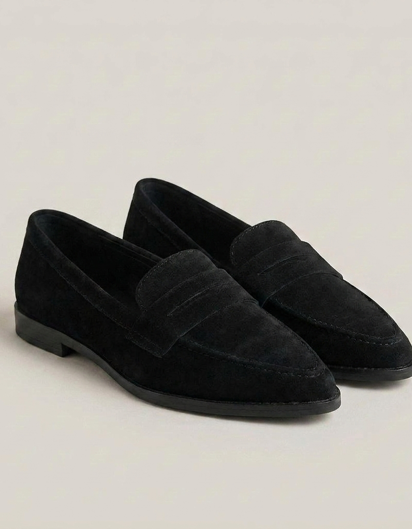 PLUXSTYLE::numise::easy-comfort-moccasins::closeup-detail