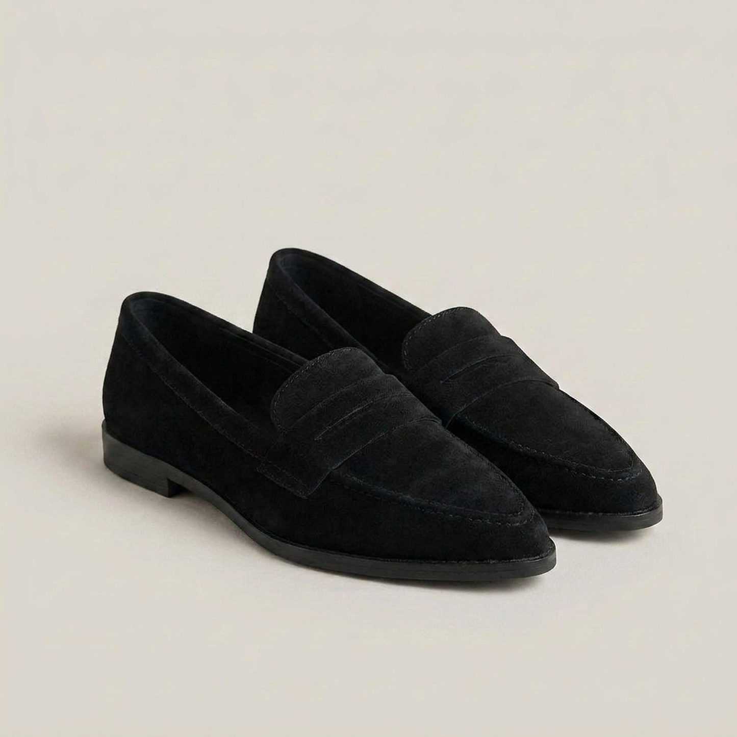 PLUXSTYLE::numise::easy-comfort-moccasins::closeup-detail