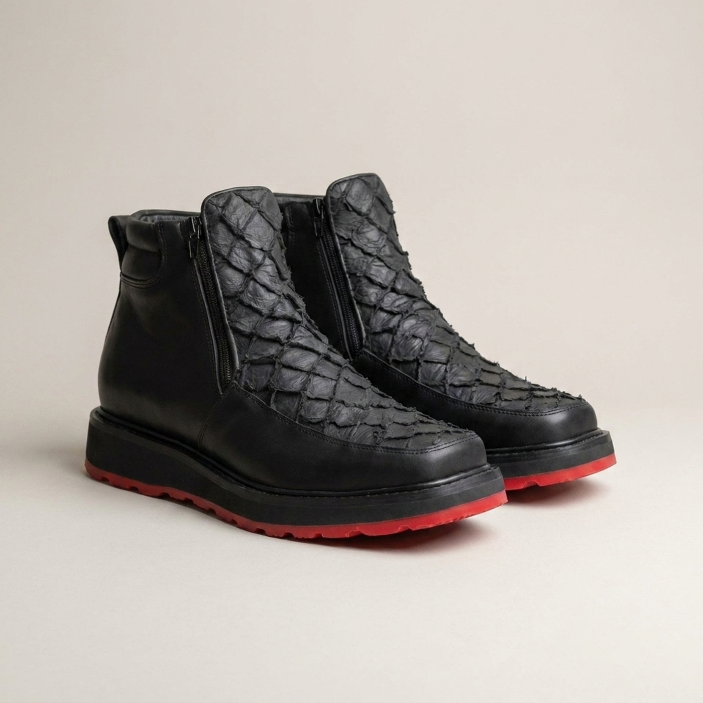 PLUXSTYLE::numise::mens-wide-fit-casual-boots-1::closeup-detail