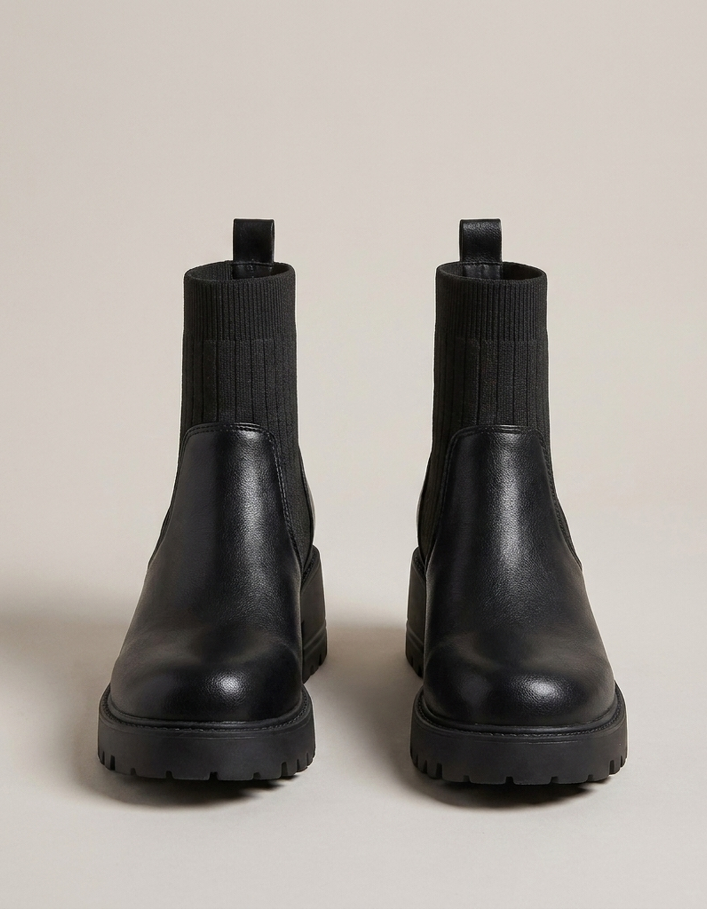 PLUXSTYLE::numise::elevated-platform-chelsea-boots::pack-black