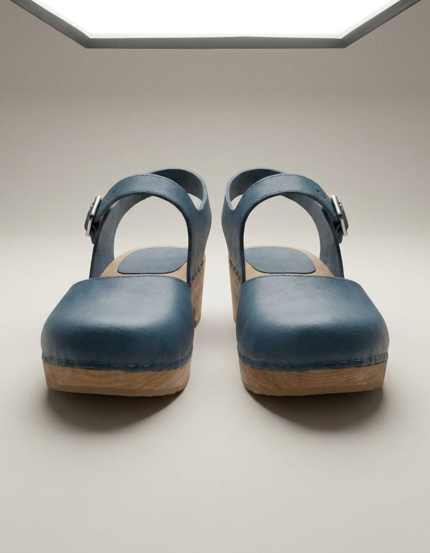 PLUXSTYLE::numise::closed-toe-platform-clogs::pack-blue