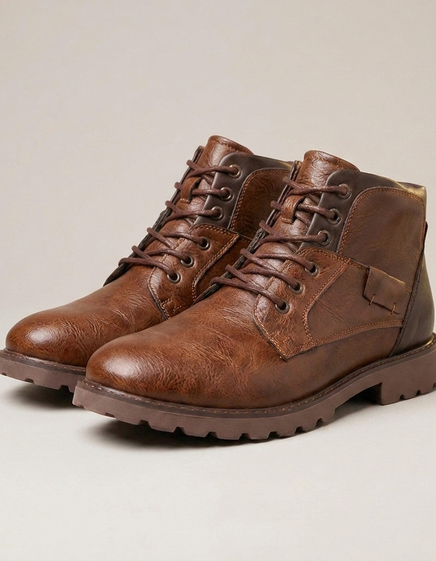 PLUXSTYLE::numise::ashford-casual-boots::closeup-detail