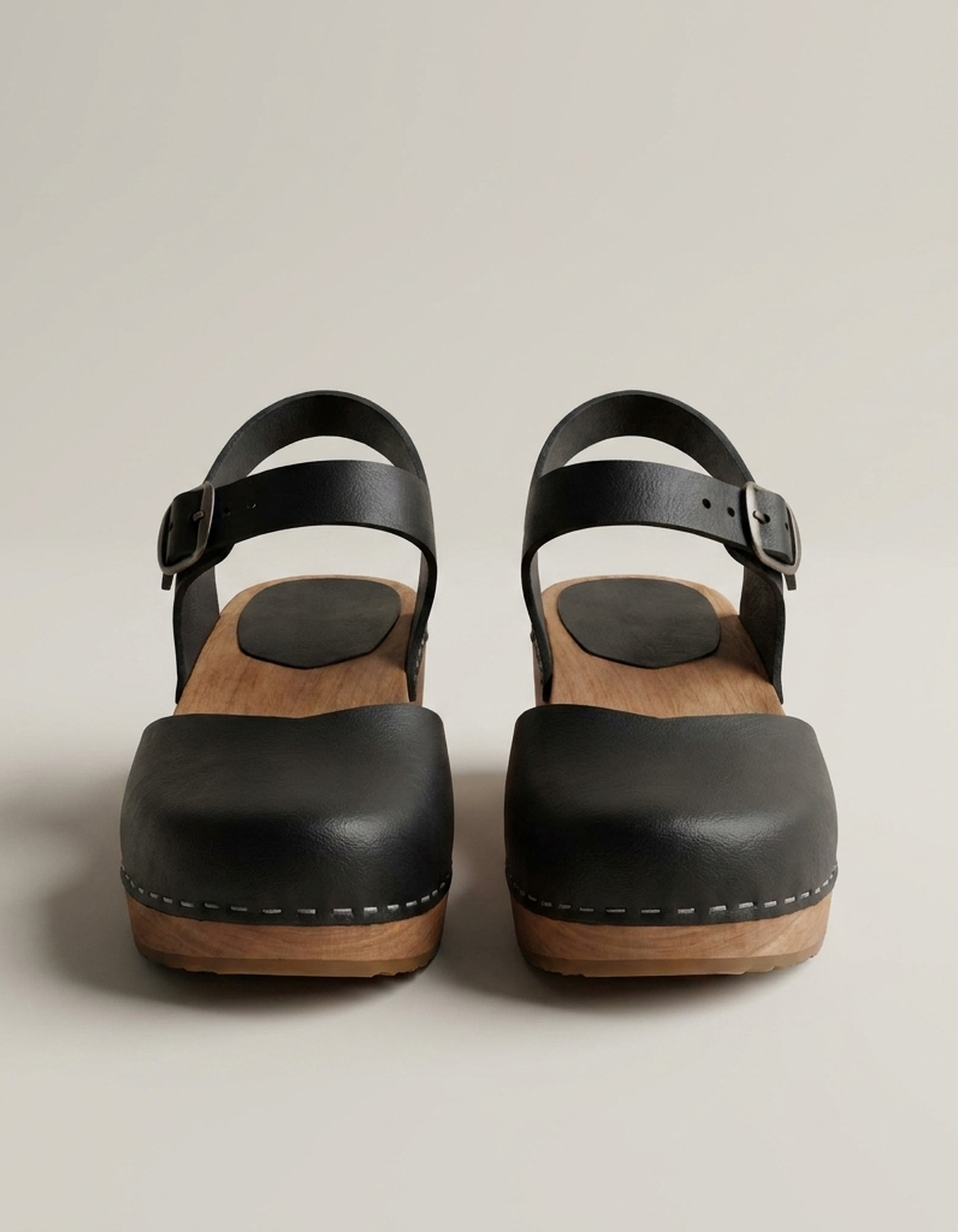 PLUXSTYLE::numise::closed-toe-platform-clogs::pack-black