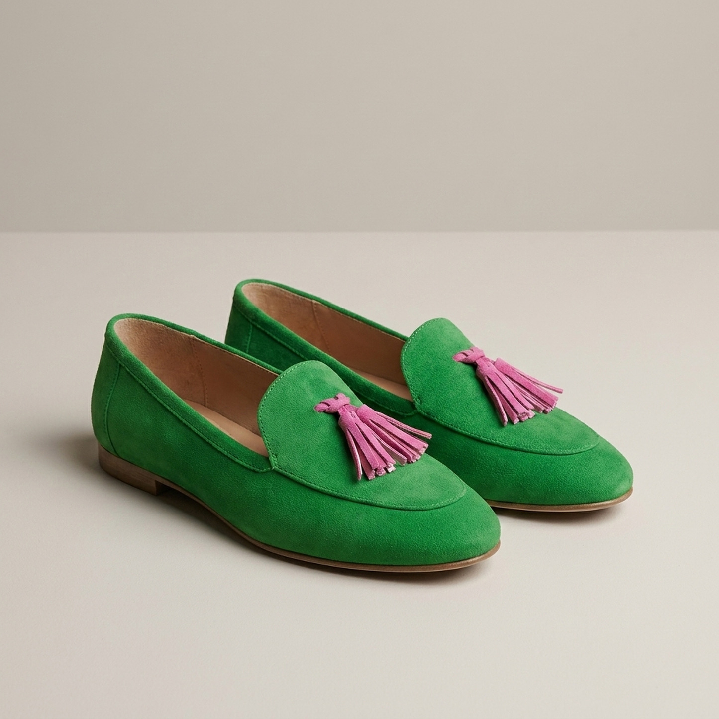 PLUXSTYLE::numise::green-tassel-loafers::pack-green