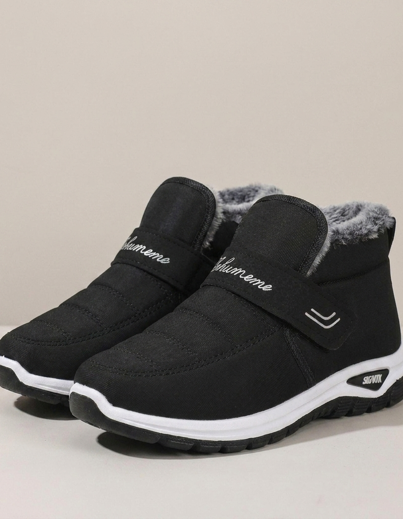 PLUXSTYLE::numise::womens-slip-on-snow-boots::closeup-detail