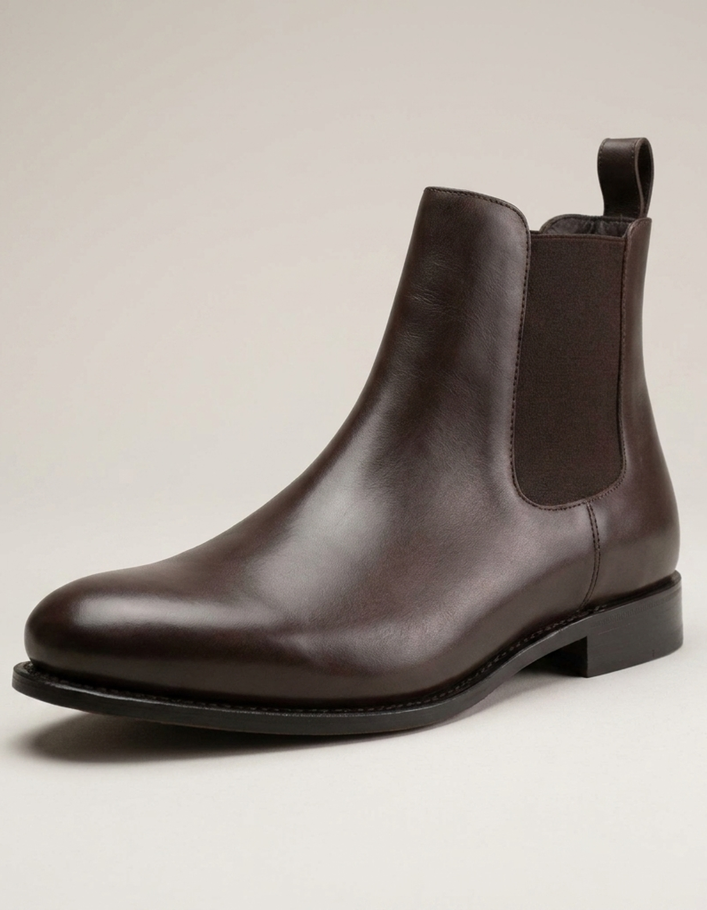 PLUXSTYLE::numise::mens-dark-brown-chelsea-boots-1::closeup-hero