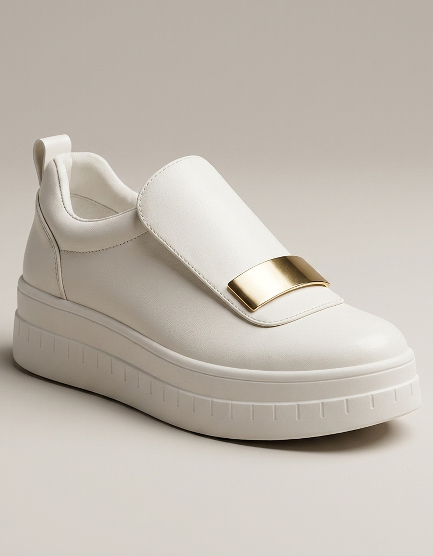 PLUXSTYLE::numise::clara-platform-loafers::closeup-hero