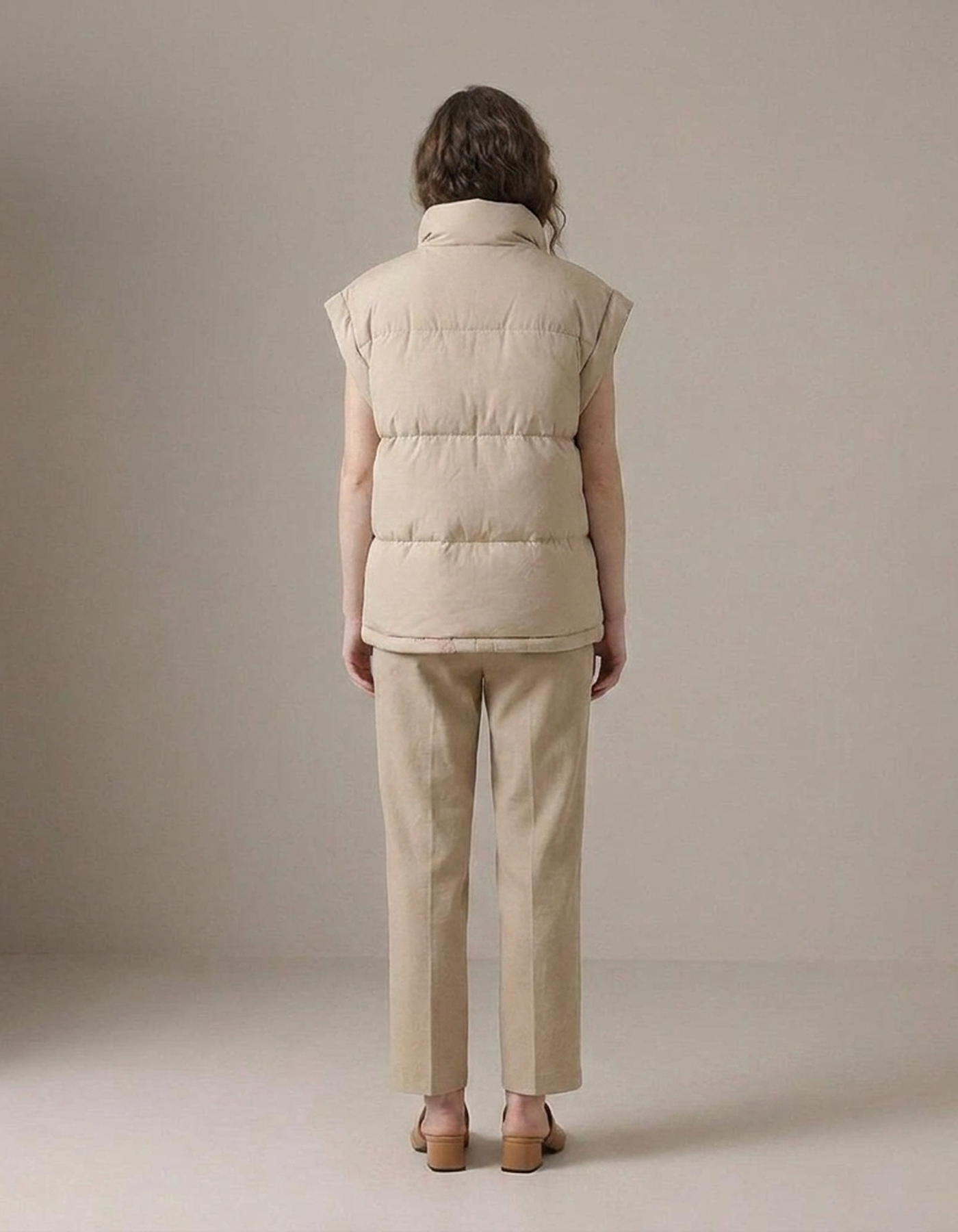 PLUXSTYLE::numise::stella-sleeveless-parka::back