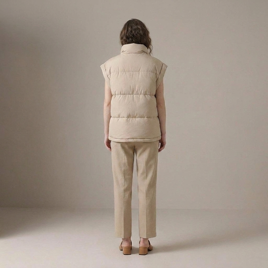 PLUXSTYLE::numise::stella-sleeveless-parka::back