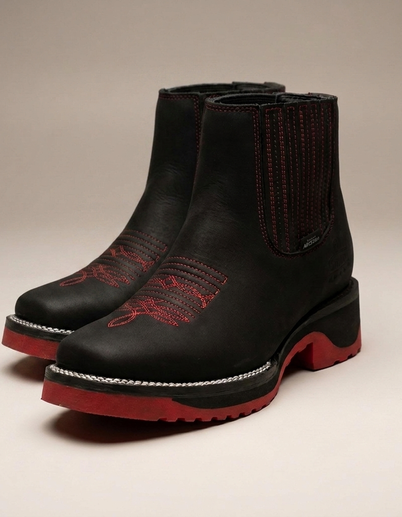 PLUXSTYLE::numise::square-toe-western-ankle-boots::closeup-detail
