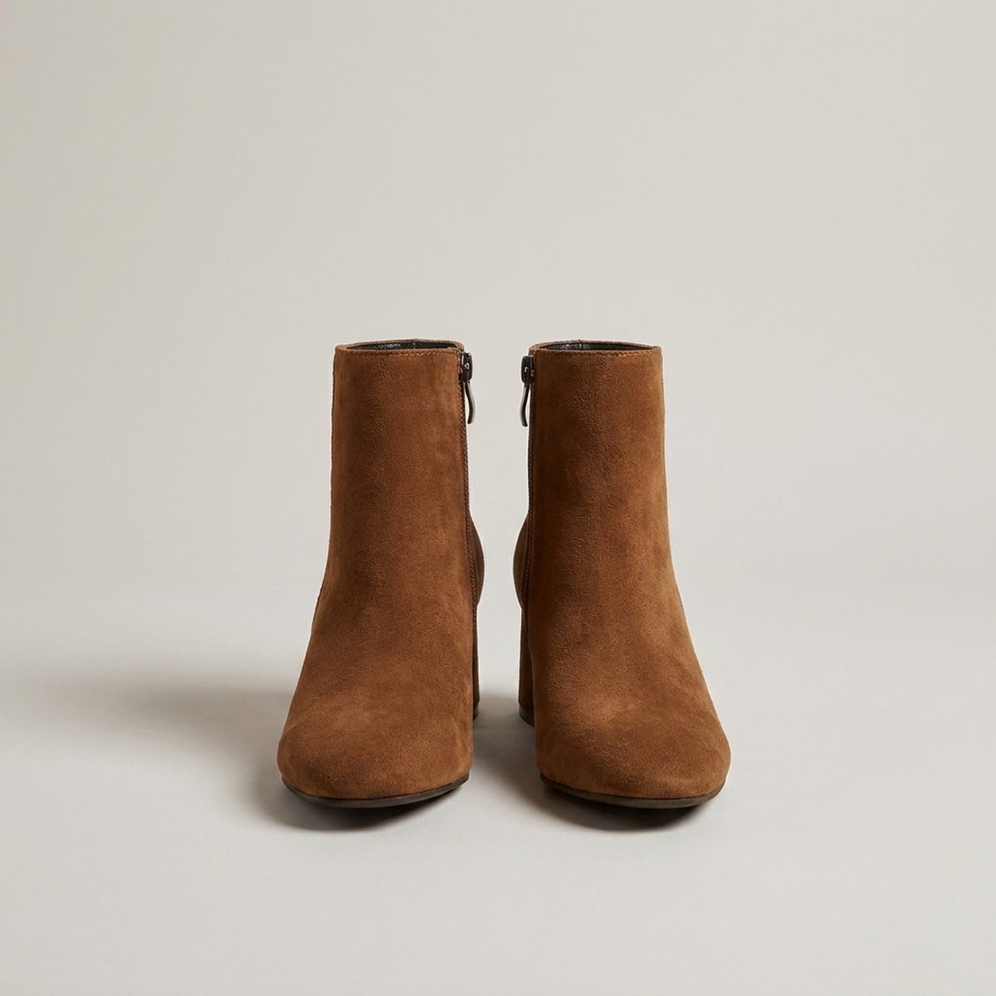 PLUXSTYLE::numise::pointed-toe-block-heel-ankle-boots::pack-brown