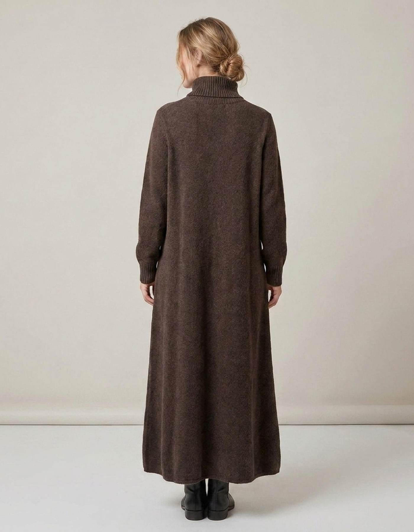 PLUXSTYLE::numise::alyndra-high-neck-maxi-dress::back