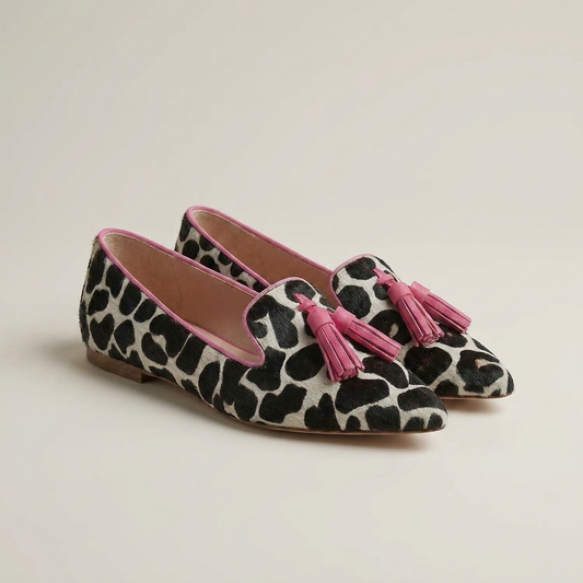 PLUXSTYLE::numise::alexis-pointed-toe-tassel-loafers::closeup-detail