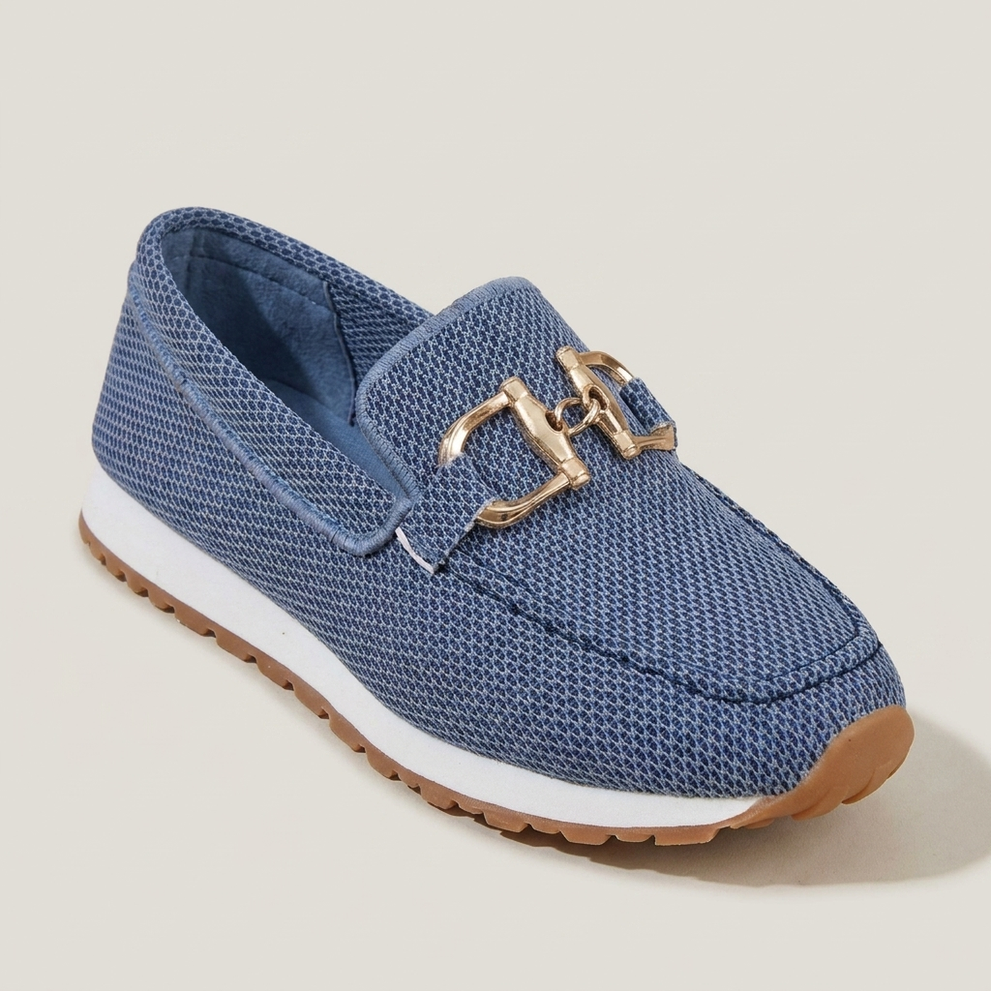 PLUXSTYLE::numise::womens-buckle-comfort-footwear::closeup-hero
