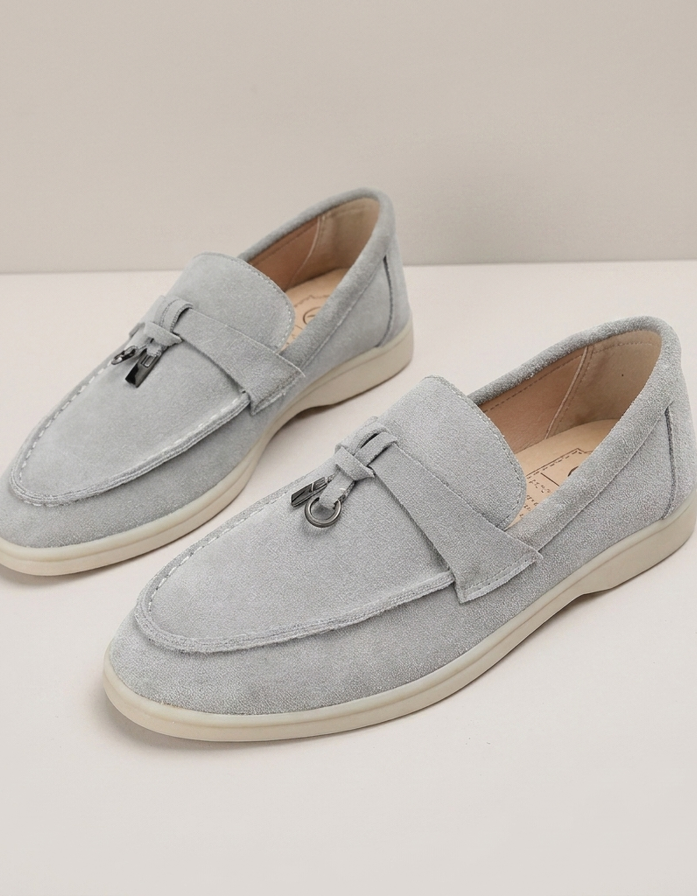 PLUXSTYLE::numise::pointed-toe-everyday-loafers::pack-grey