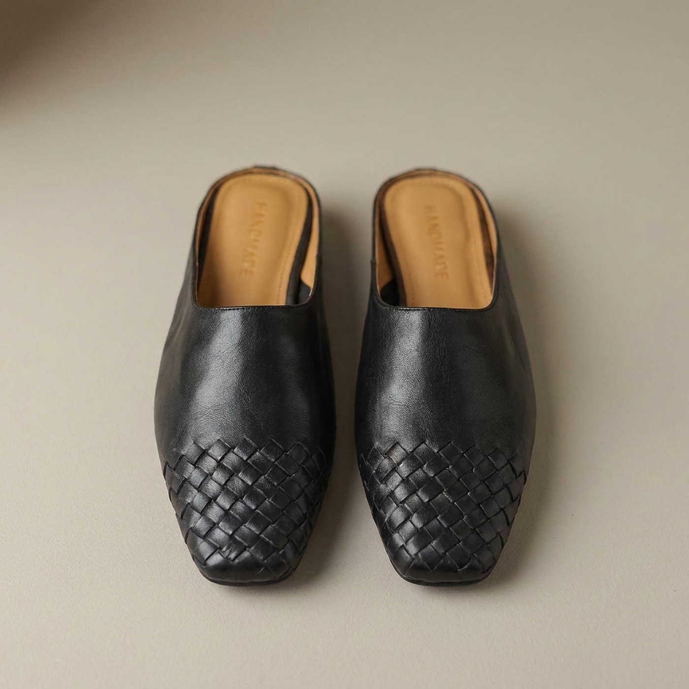 PLUXSTYLE::numise::woven-square-toe-mules::pack-black