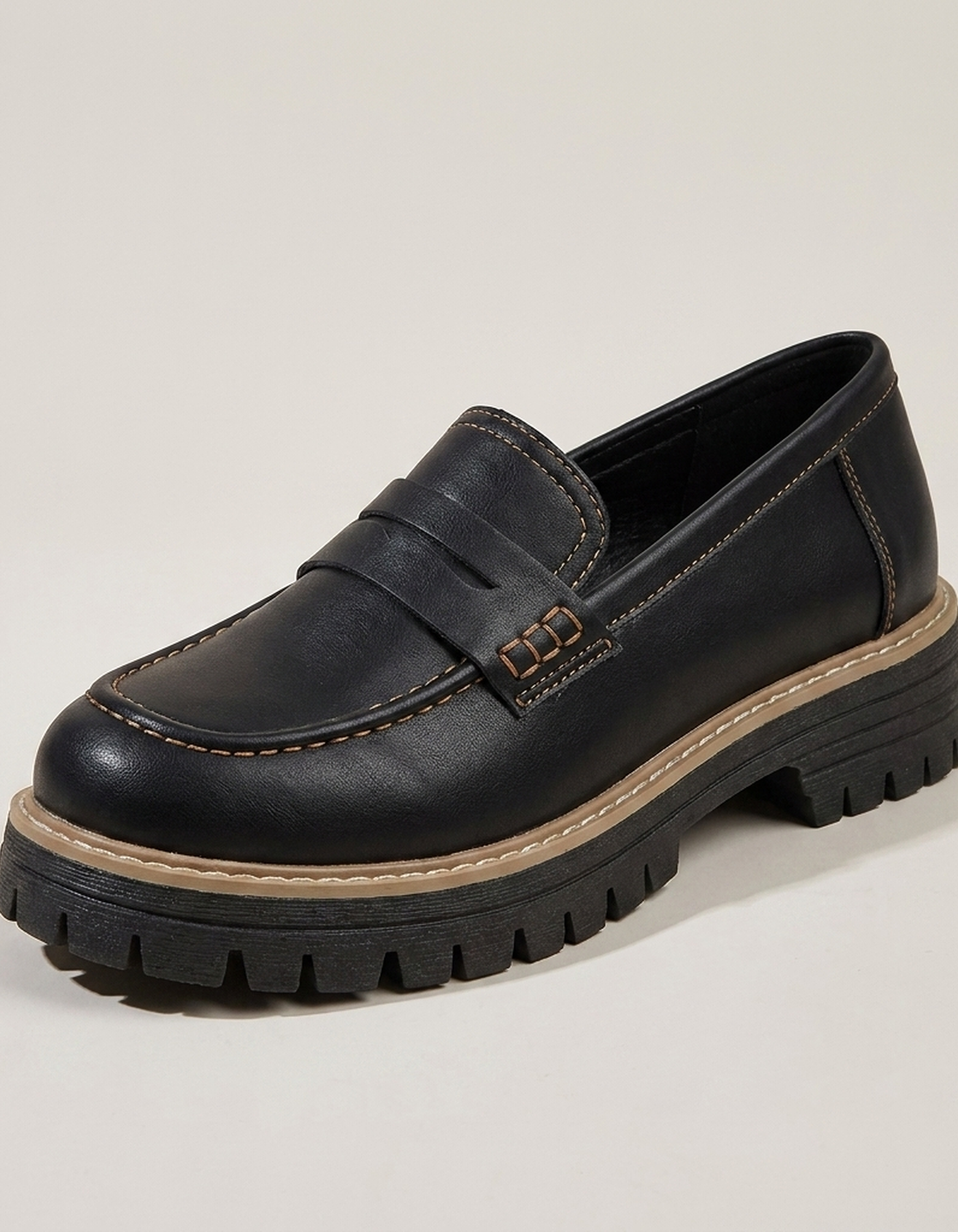 PLUXSTYLE::numise::platform-penny-loafers::closeup-hero