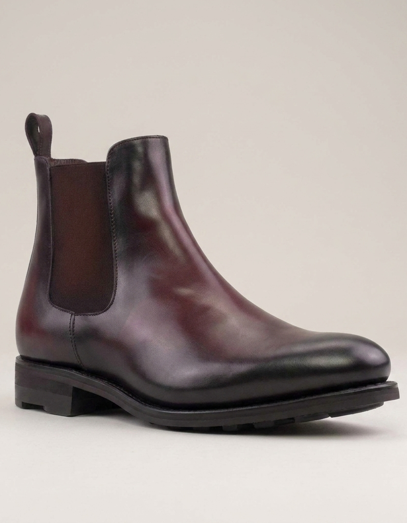 PLUXSTYLE::numise::burgundy-chelsea-boots-for-men::closeup-hero