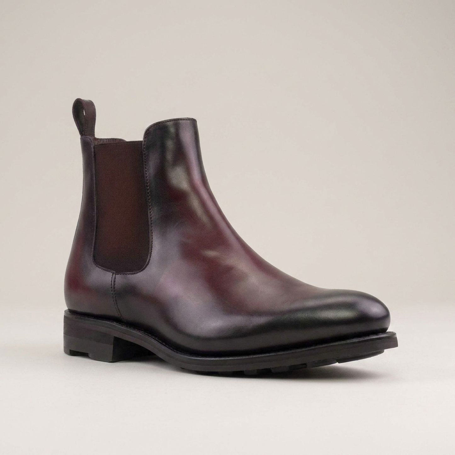PLUXSTYLE::numise::burgundy-chelsea-boots-for-men::closeup-hero