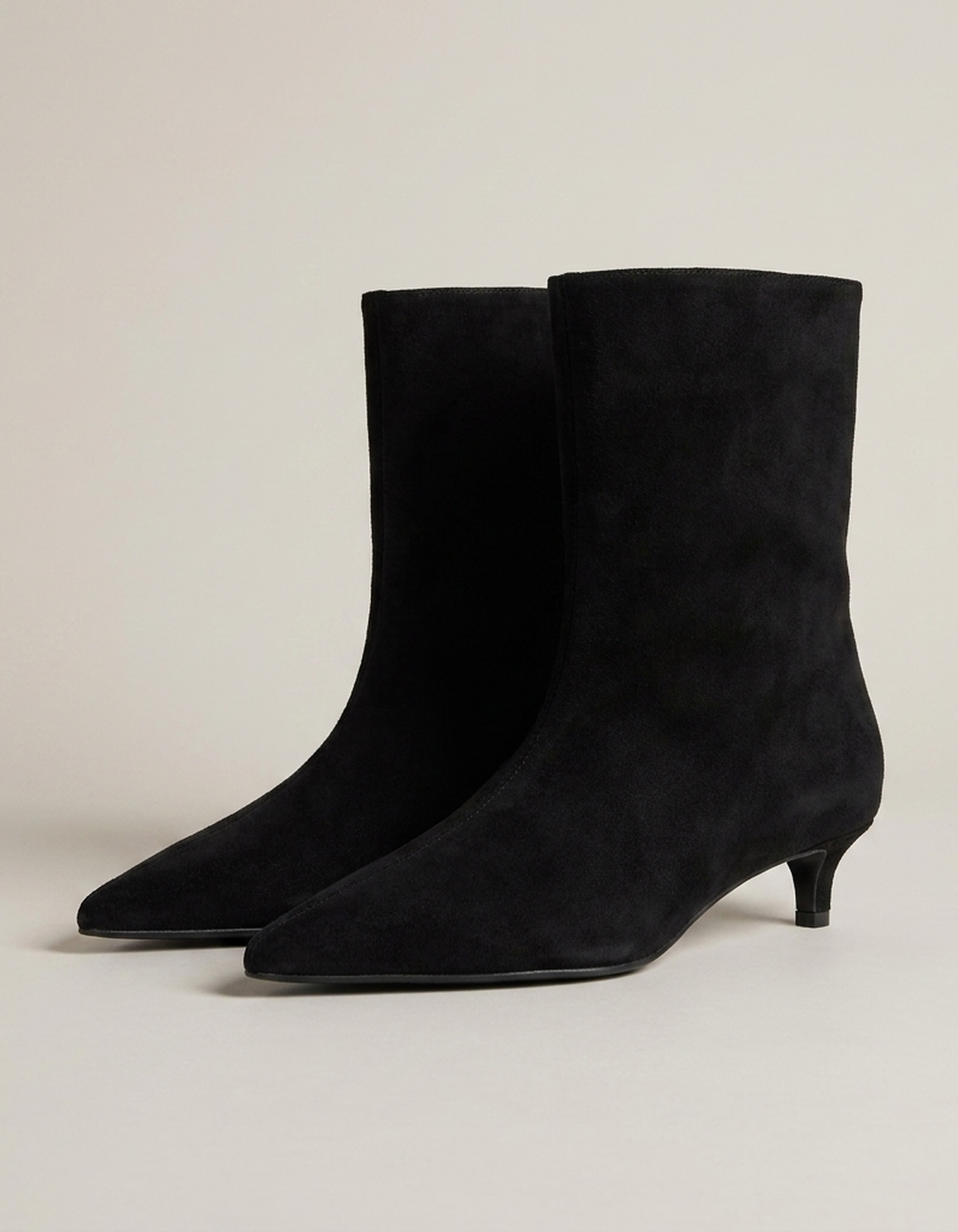 PLUXSTYLE::numise::refined-kitten-heel-ankle-boots::pack-black