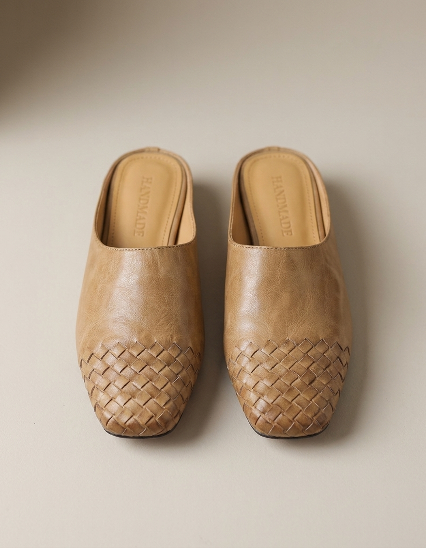 PLUXSTYLE::numise::helma-everyday-mules::pack-khaki