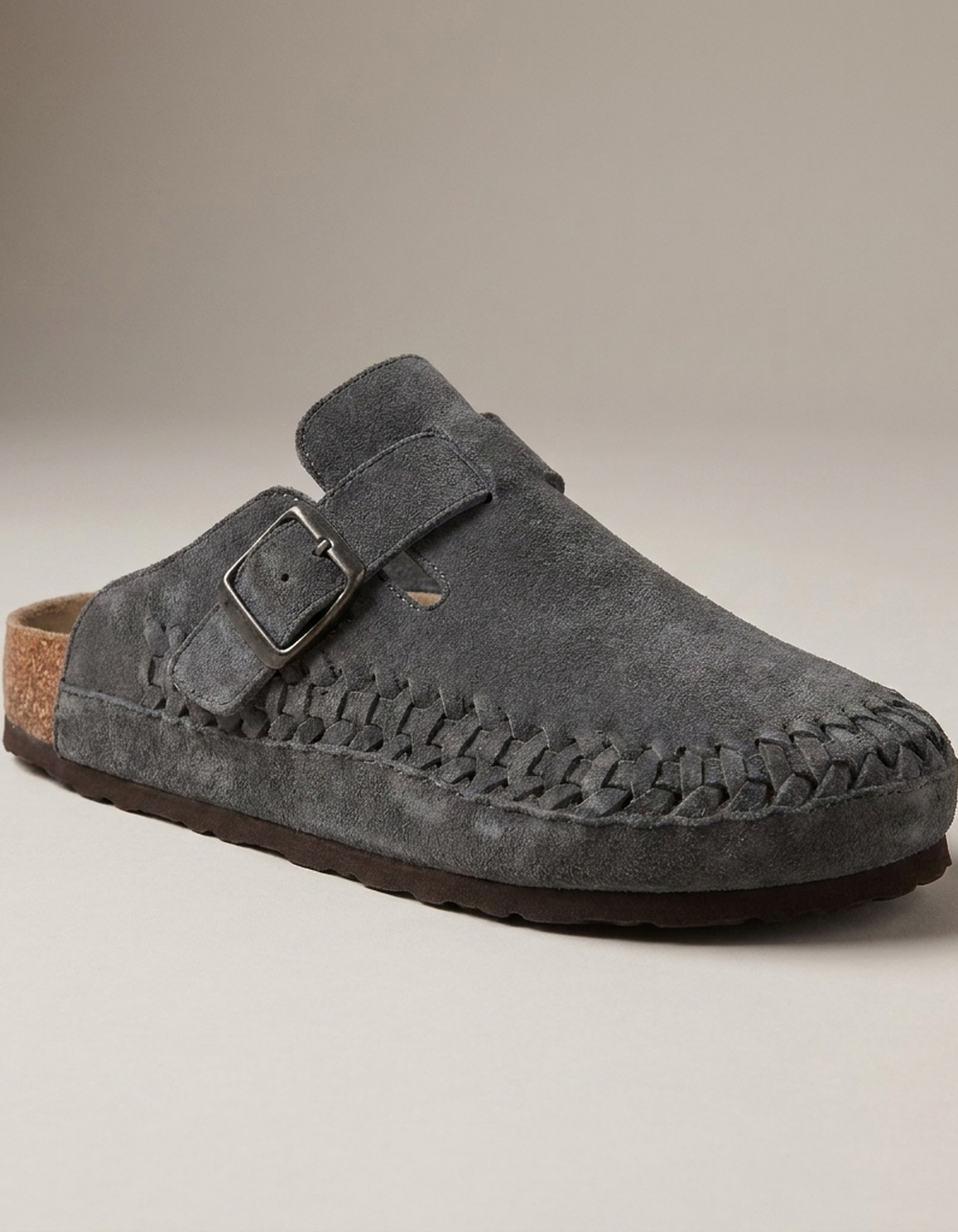 PLUXSTYLE::numise::aurelio-dark-gray-clogs::closeup-hero