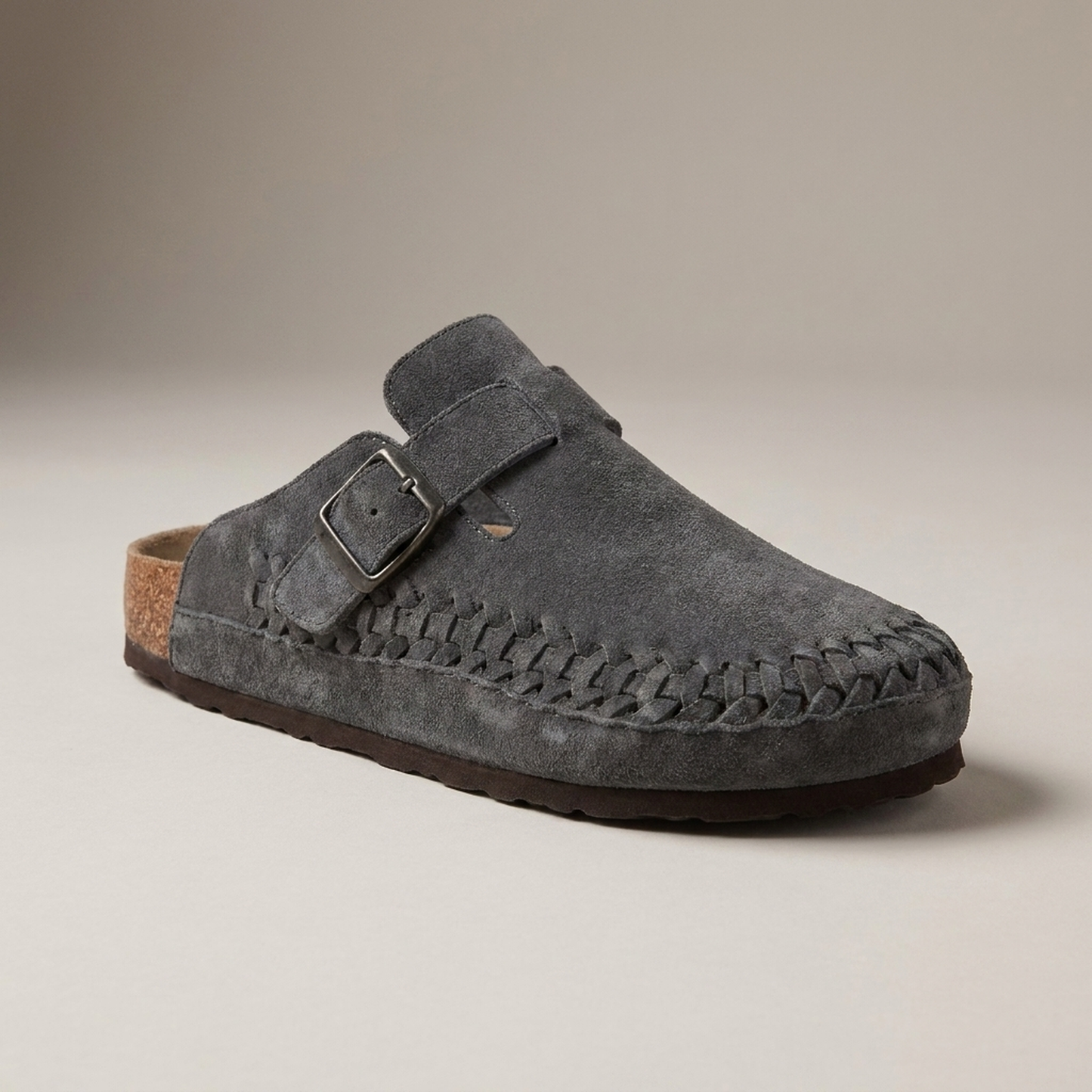 PLUXSTYLE::numise::aurelio-dark-gray-clogs::closeup-hero