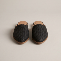 PLUXSTYLE::numise::womens-pointed-toe-woven-mules::pack-black
