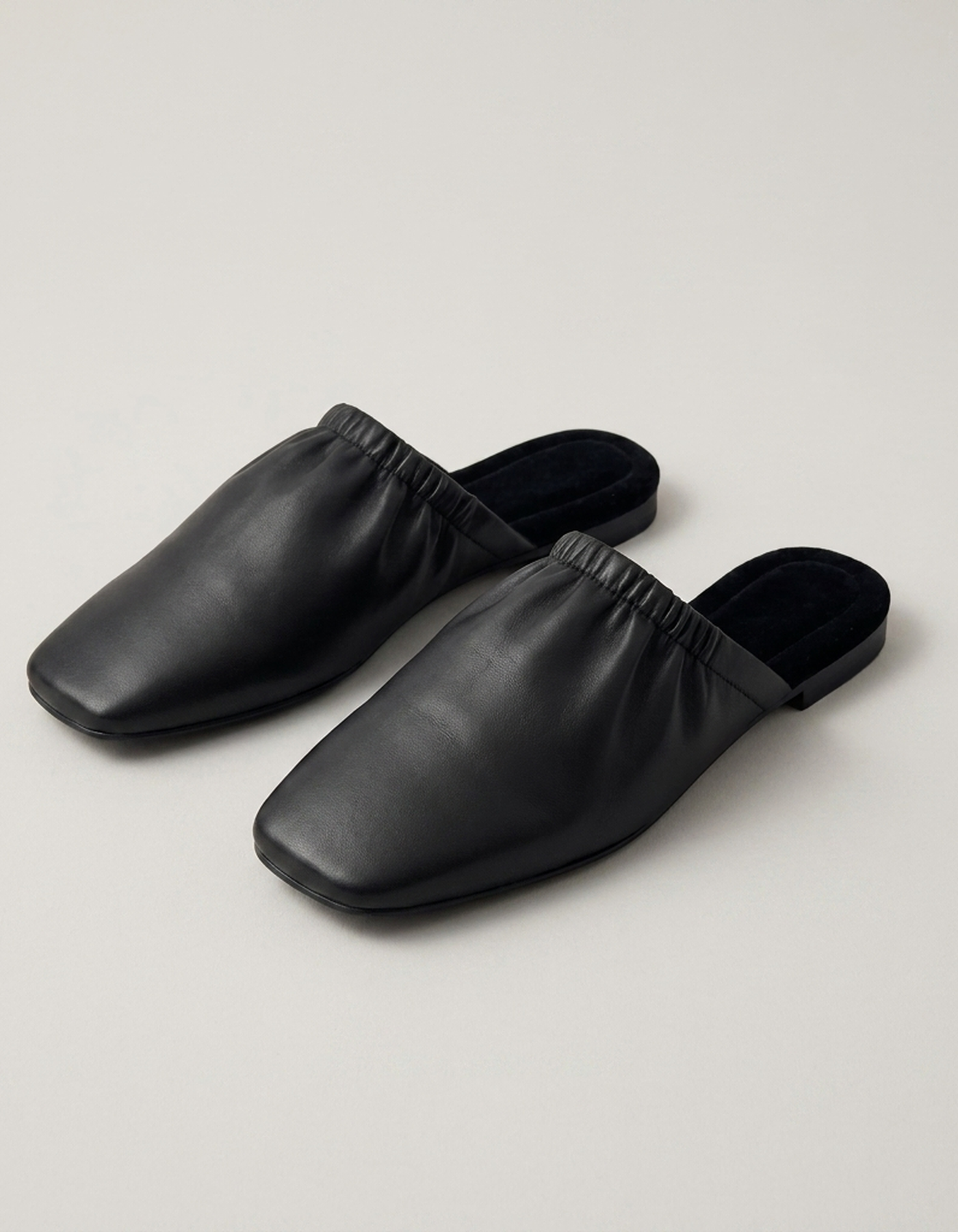PLUXSTYLE::numise::womens-cap-toe-slip-on-mules::pack-black