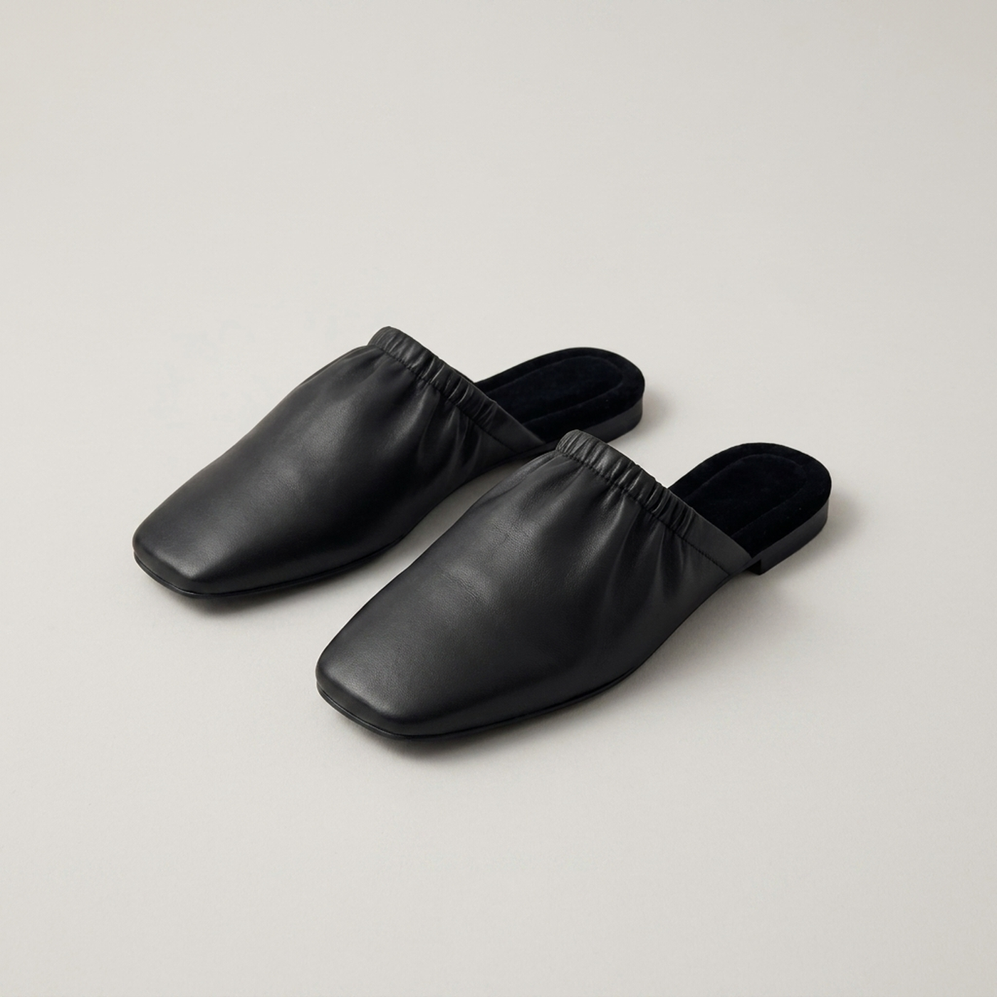 PLUXSTYLE::numise::womens-cap-toe-slip-on-mules::pack-black