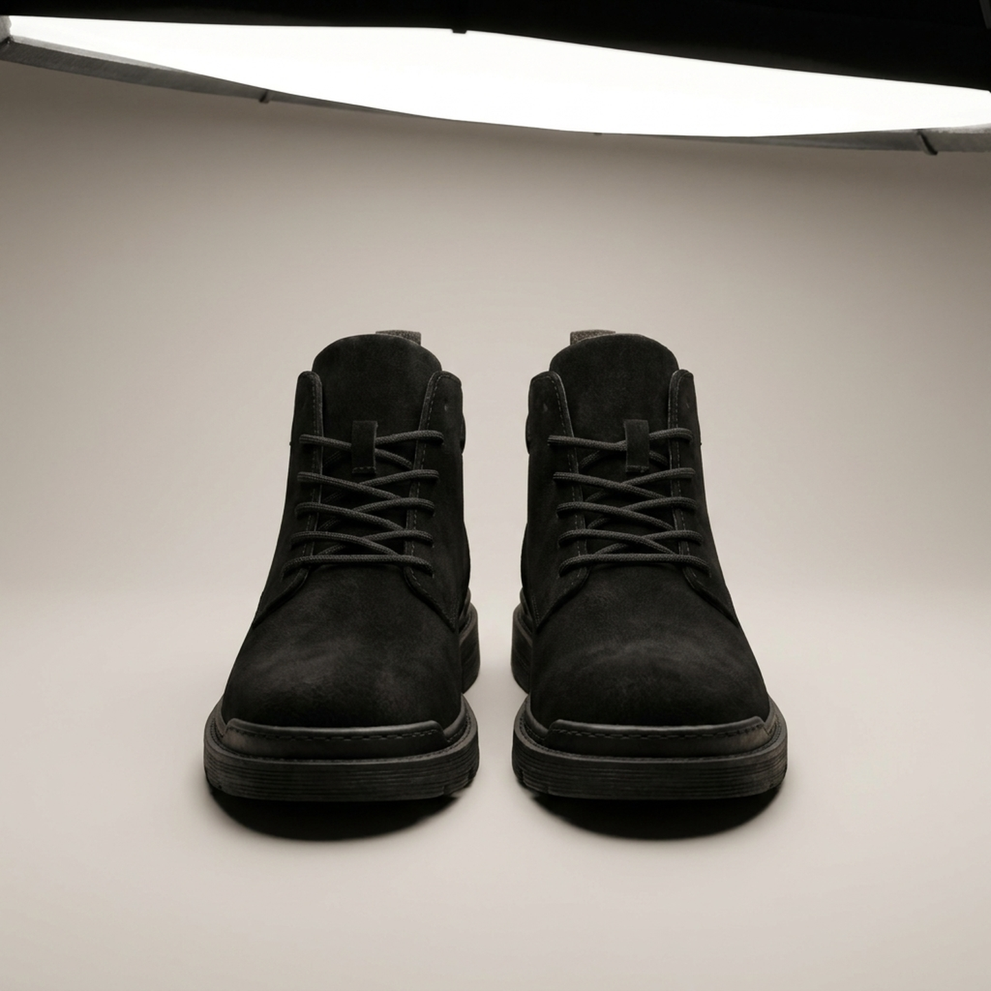 PLUXSTYLE::numise::mens-lace-up-chukka-boots::pack-black