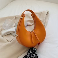 Strukturierte Handtasche