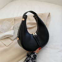 Strukturierte Handtasche