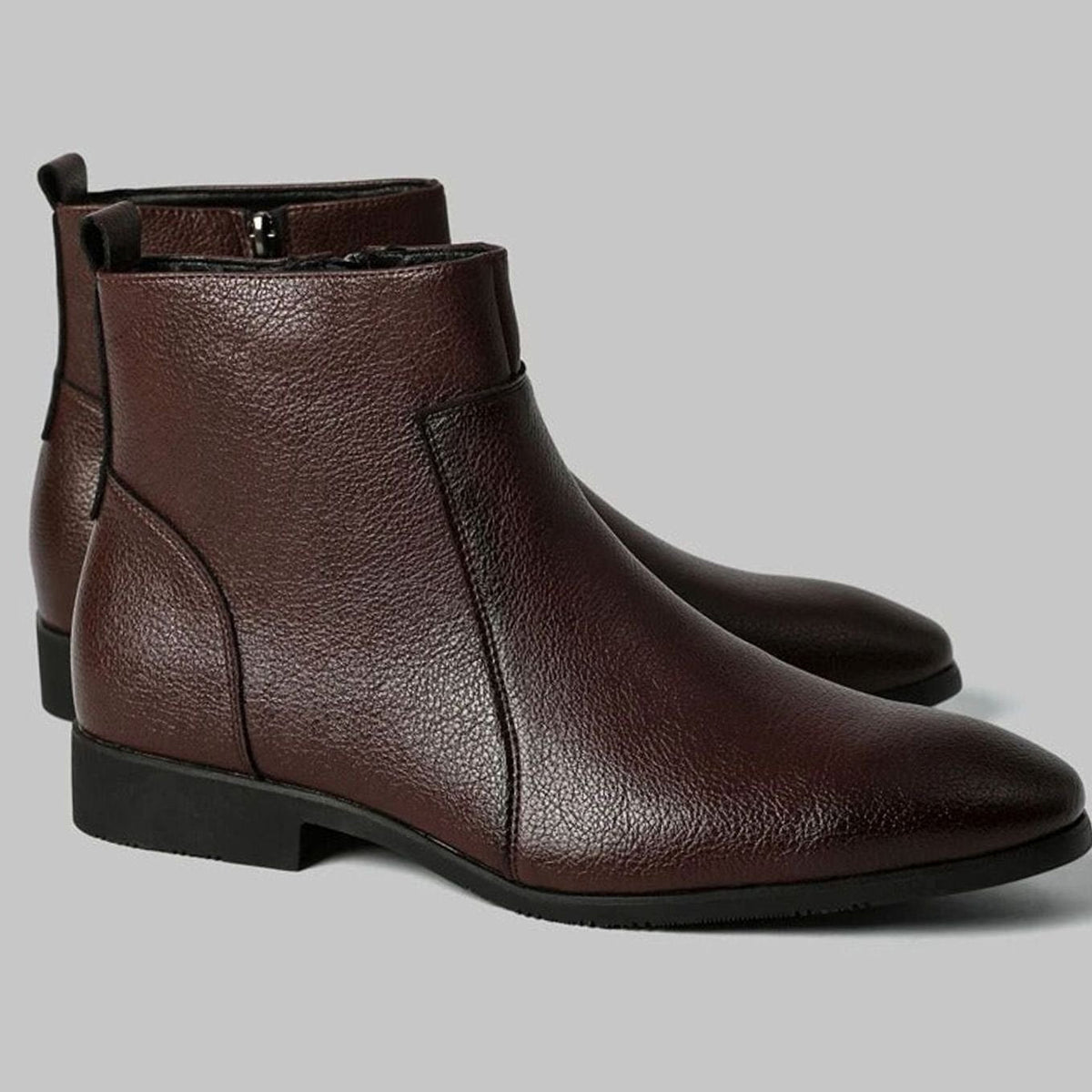 Stiefeletten mit spitzer Zehenkappe und seitlichem Reißverschluss