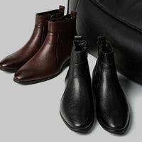 Stiefeletten mit spitzer Zehenkappe und seitlichem Reißverschluss