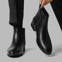 Stiefeletten mit spitzer Zehenkappe und seitlichem Reißverschluss