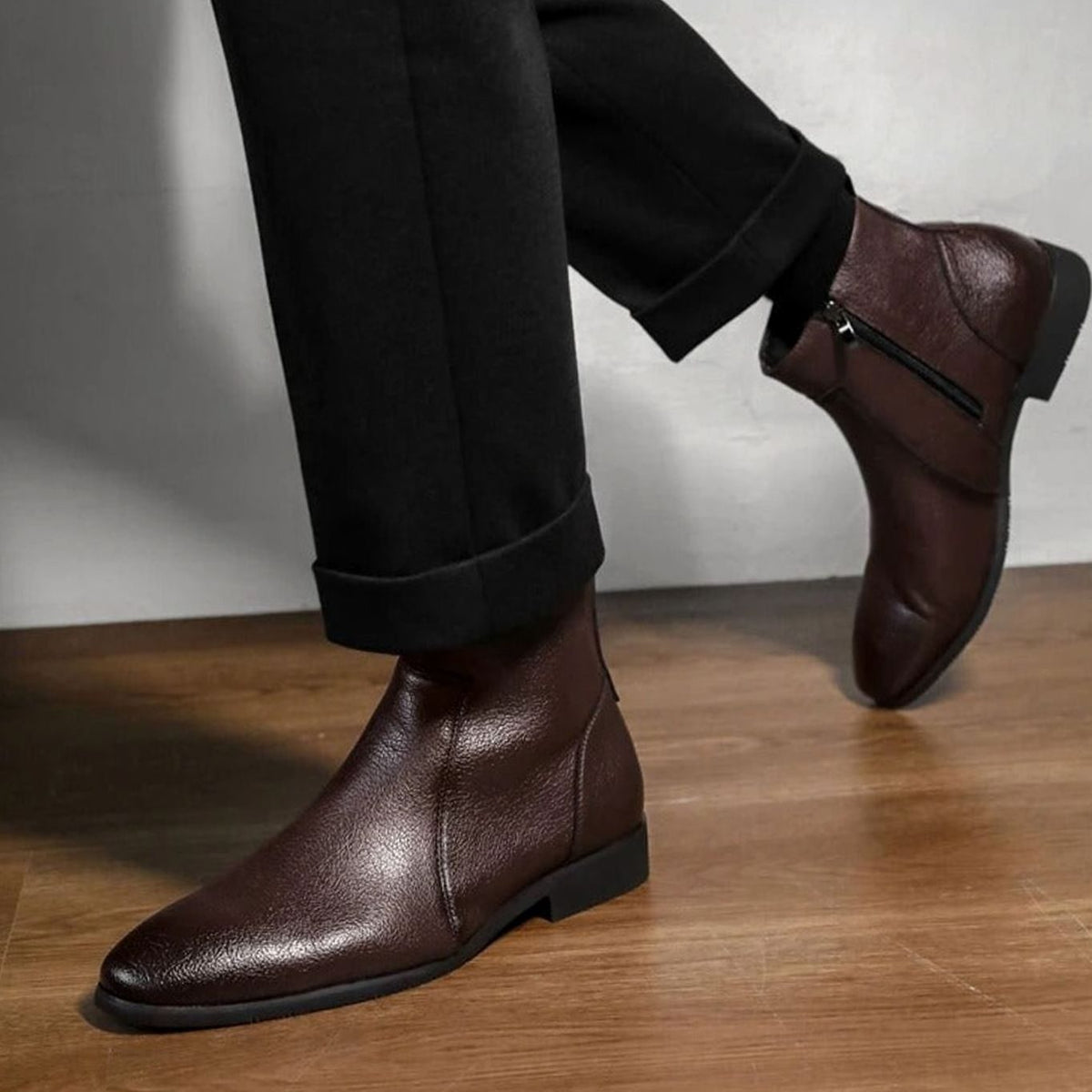 Stiefeletten mit spitzer Zehenkappe und seitlichem Reißverschluss