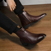Stiefeletten mit spitzer Zehenkappe und seitlichem Reißverschluss