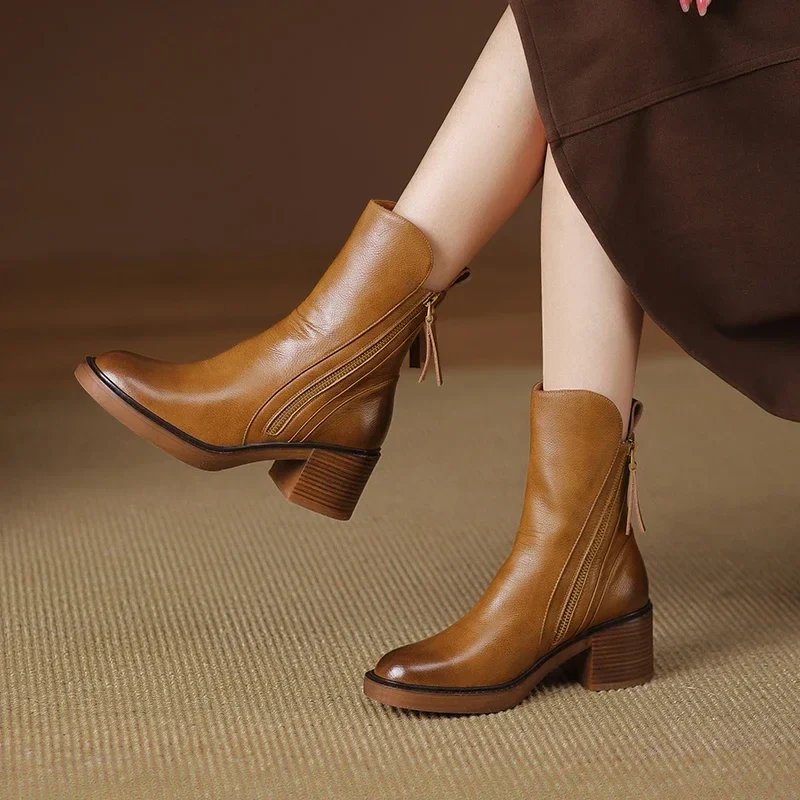 PLUXSTYLE::numise::side-zip-block-heel-ankle-boots::lifestyle-keep-1