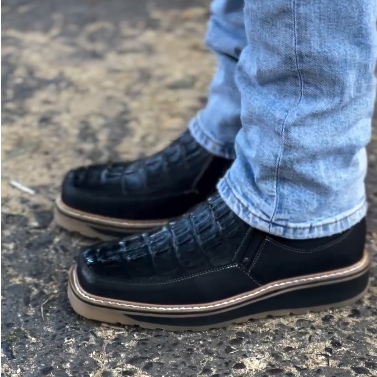 PLUXSTYLE::numise::garcia-double-zip-black-boots::lifestyle-keep-2