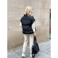 PLUXSTYLE::numise::stella-sleeveless-parka::lifestyle-keep-2