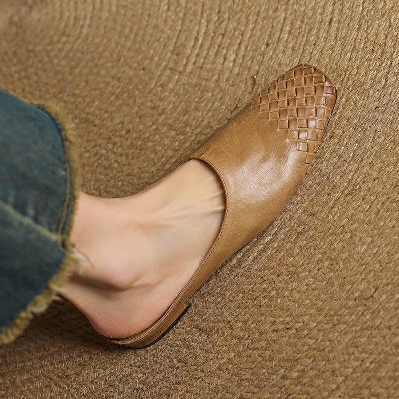 PLUXSTYLE::numise::woven-square-toe-mules::lifestyle-keep-2