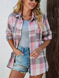 PLUXSTYLE::numise::mia-oversized-plaid-cardigan-top::lifestyle-keep-1