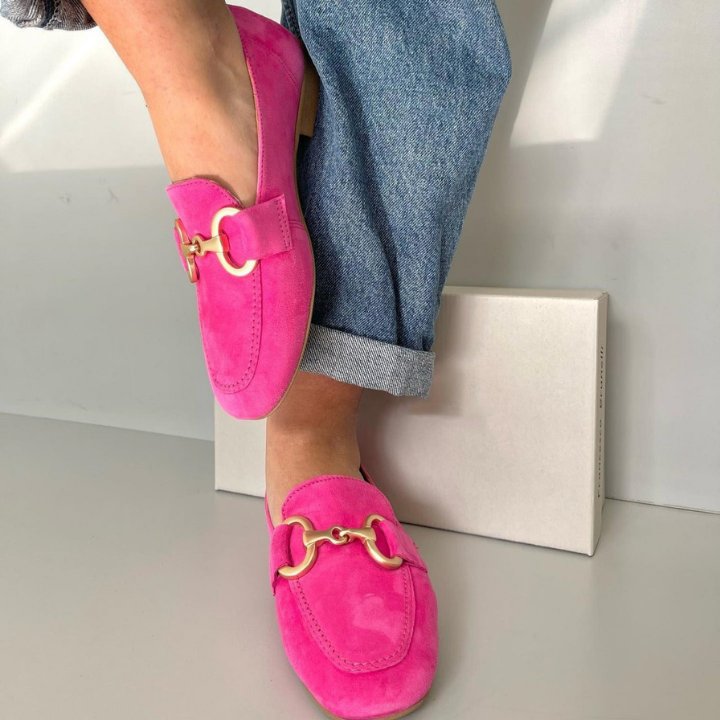PLUXSTYLE::numise::camila-horsebit-loafers::lifestyle-keep-1