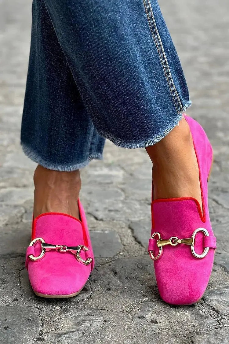PLUXSTYLE::numise::ava-deep-pink-chain-loafers::lifestyle-keep-1
